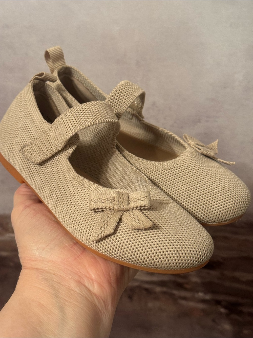 Comfort &Soft Girls Cream Mary Jane Flats with Bow / Size 13